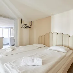 charismatic-cozy-apartment-heart-of-copenhagen.copenhagenhotelselect.com/