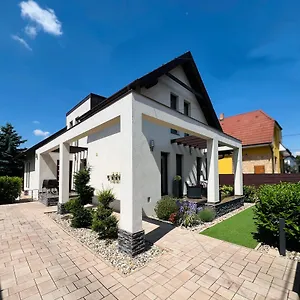 True Gem At The Airport By Newave Apartment