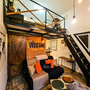  Appartamento Rustic Flat With Perfect Location