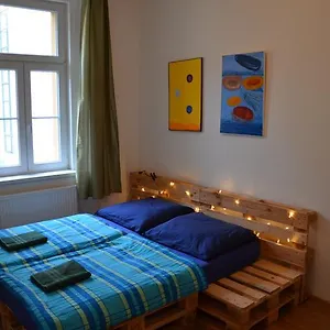 https://comfortable-apartment-vlkova.praguehotelsweb.com